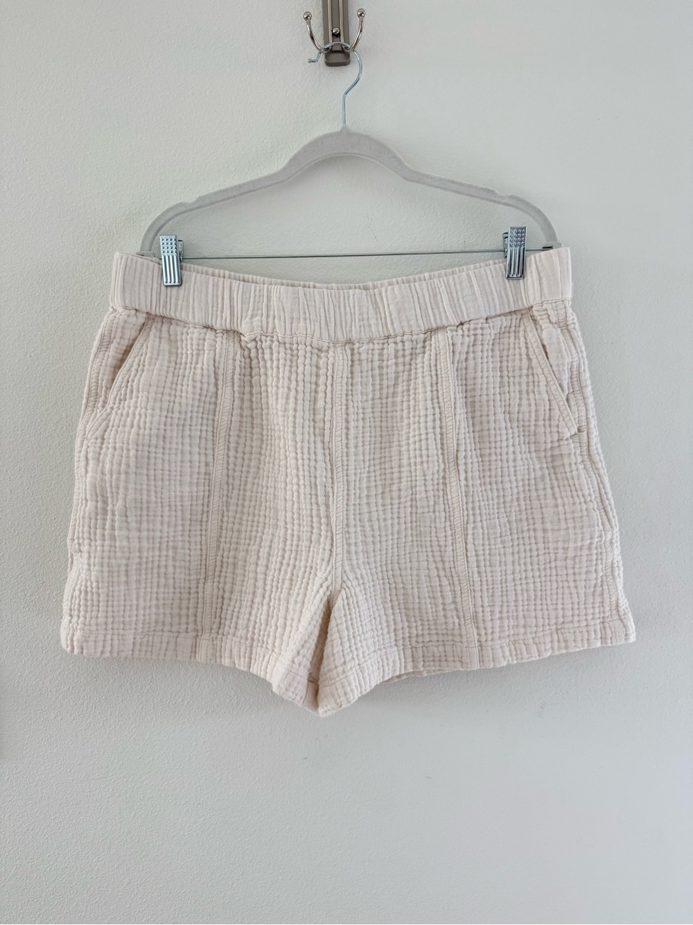 Women's Cream Waffle Shorts - Casual Elastic Waist